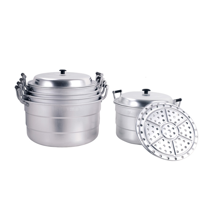 Covered Cooker Pot With Steamer